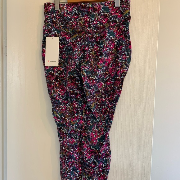 Lululemon base pace high-rice running tight 28” - Picture 3 of 5